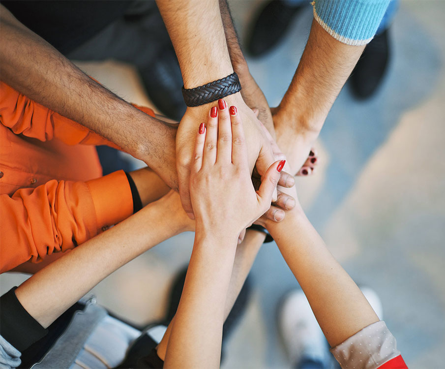 Hände zusammen und gemeinsam Lösungen bieten