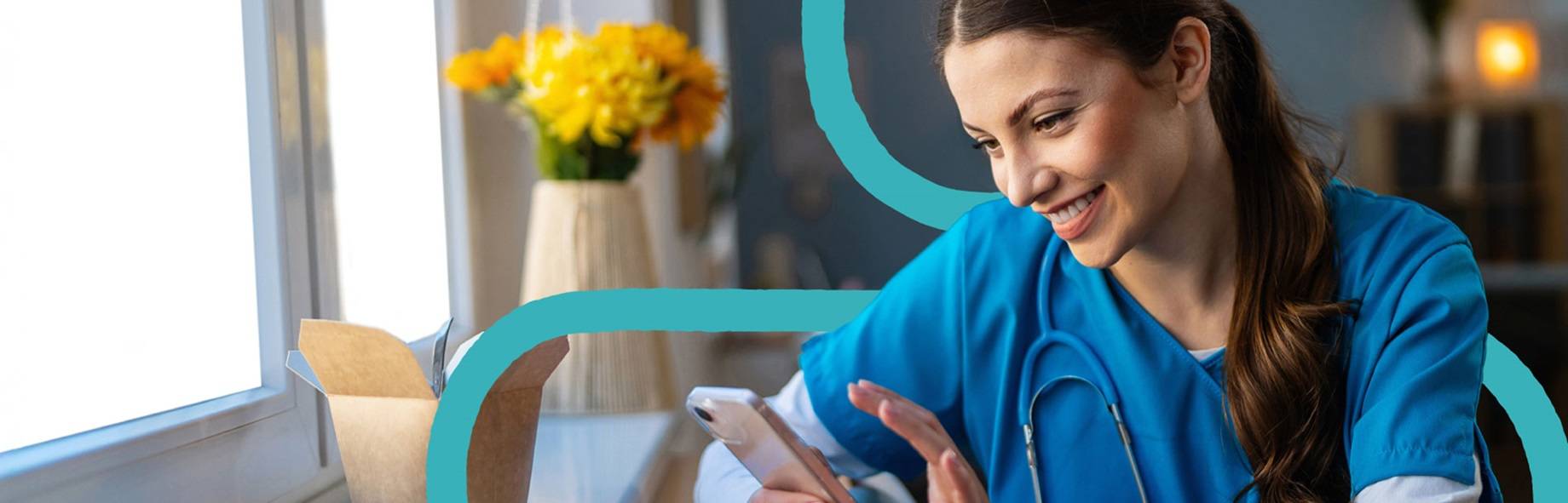 Fachkraft liest auf dem Smartphone