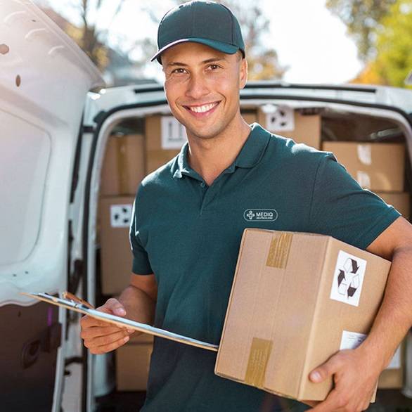Paketlieferung Mediq Mitarbeiter